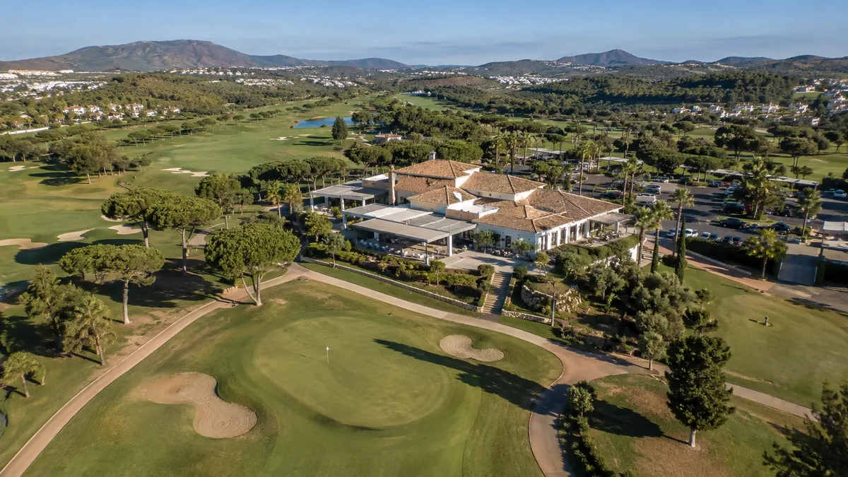 Campos de golf y clubs · Aerofilmia