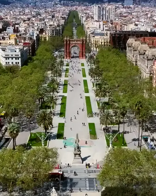 Arco de Triunfo de Barcelona desde el aire